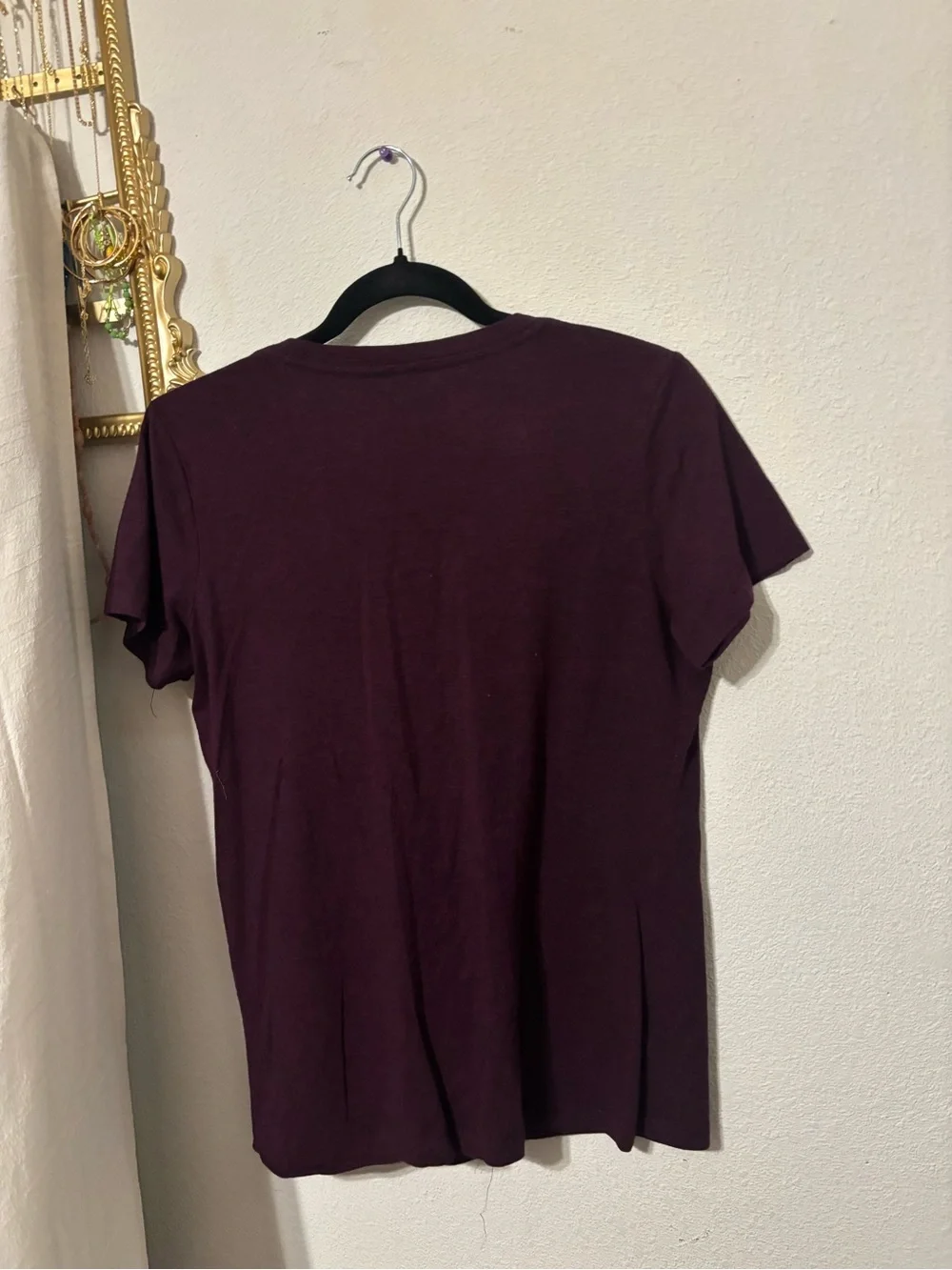 Women’s V-Neck LOVE Texas Graphic Tee - Deep Plum